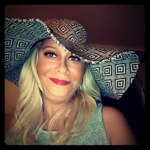 Meet your Posher, 🌺The Pink Loft🌺